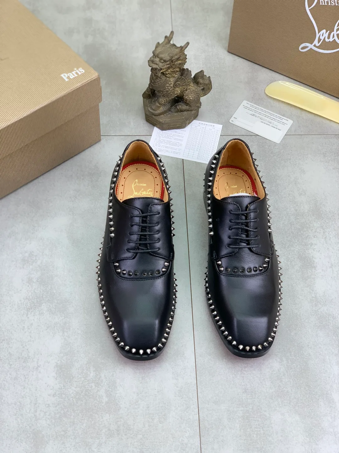 Men's shoes 💰P760 new style 💰high version 🇮🇹 CL red bottom series top purchasing original order series🔍🔍/🇮🇹Italian imported cowhide, imported genuine leather lining💪💪, completely 1⃣️ vs 1⃣️🇮🇹💪💪, ⚠Sole: The original sole provided by the original factory, the exclusive movable molded sole is super comfortable, ⚠Original factory follow-up goods, 🔍🔍high quality, you can come in and out at will, welcome to compare ⚠Size: 38-44 (45 46 can be customized)